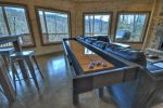 Whisky Creek Retreat - Table shuffleboard